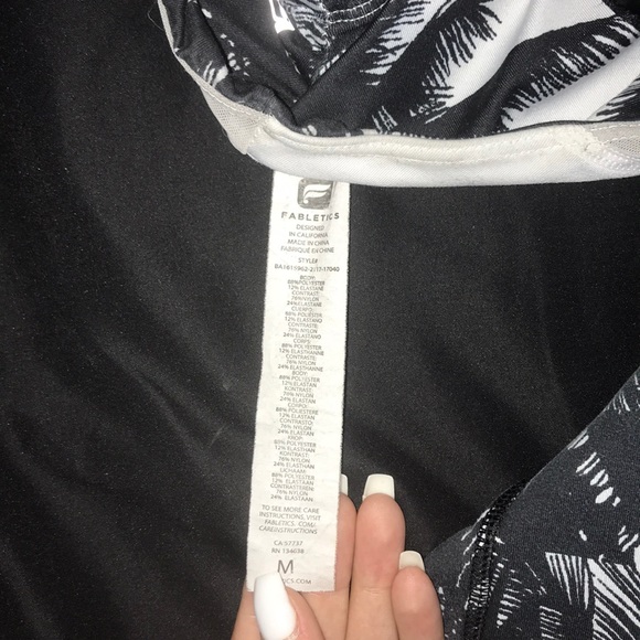 Fabletics Sports Bra + Leggings Workout Set - Picture 6 of 6